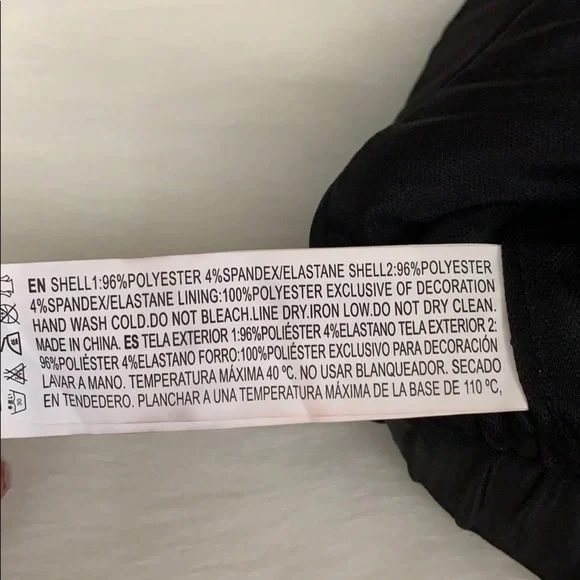 𝅺sequined high neck crop top - Picture 7 of 8